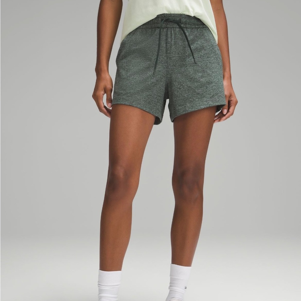 Lululemon relaxed fit heathered jersey 4” shorts